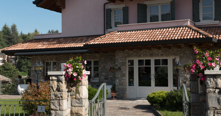 Vacanze di Pasqua in Hotel con Spa; Giornata Harmony in private Spa; 2 Giugno Romantico in private Spa,Esplora l'Autunno Montano: Pacchetto Speciale per il Ponte di OgnissantiEscape to a Spa in the Pearl of the Orobie Mountains: Exclusive Offer for the Immaculate Conception