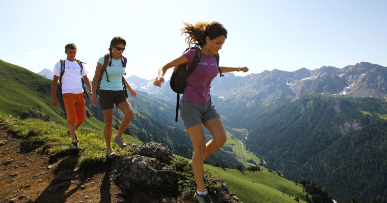 Trekking sulle montagne di Selvino